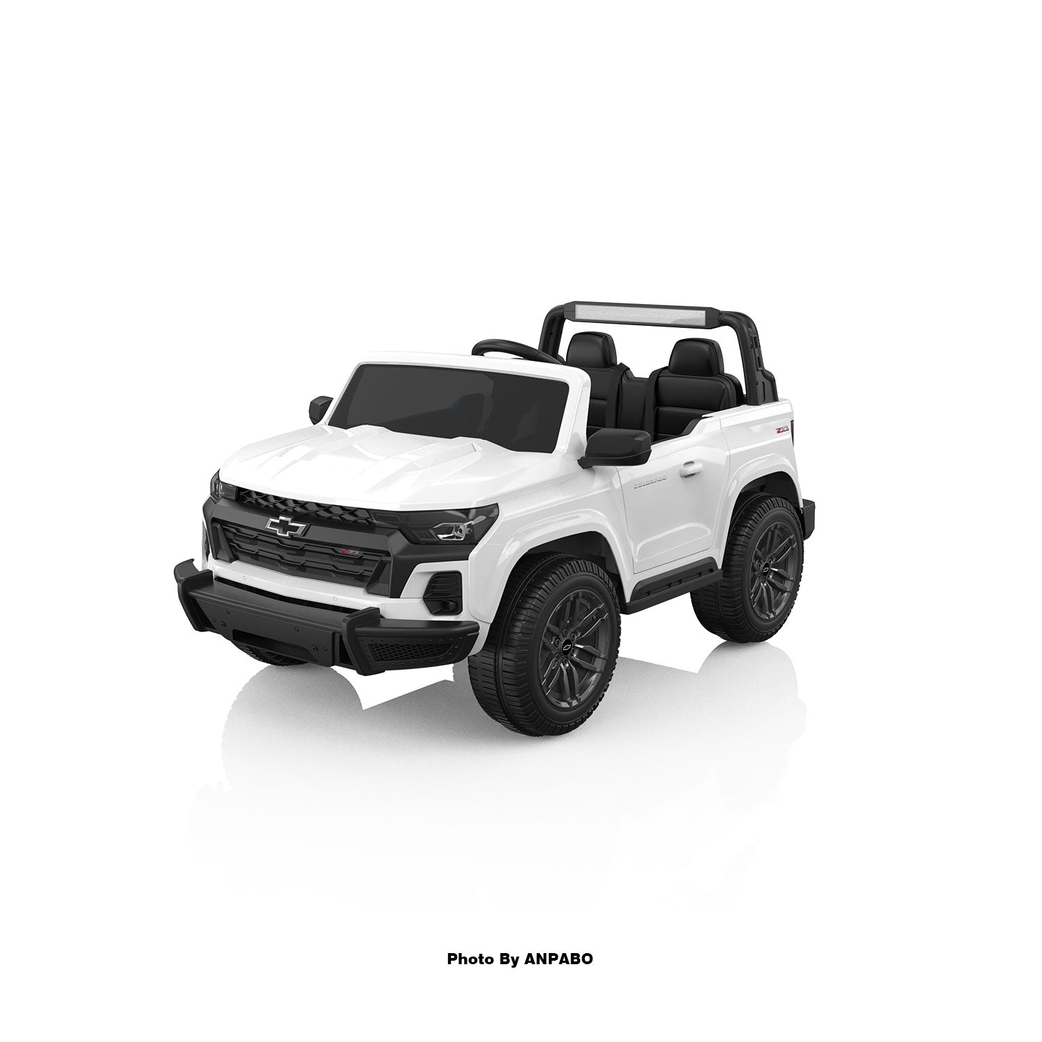 24V Licensed Chevrolet Colorado 2-Seater Kids Ride On Truck-white