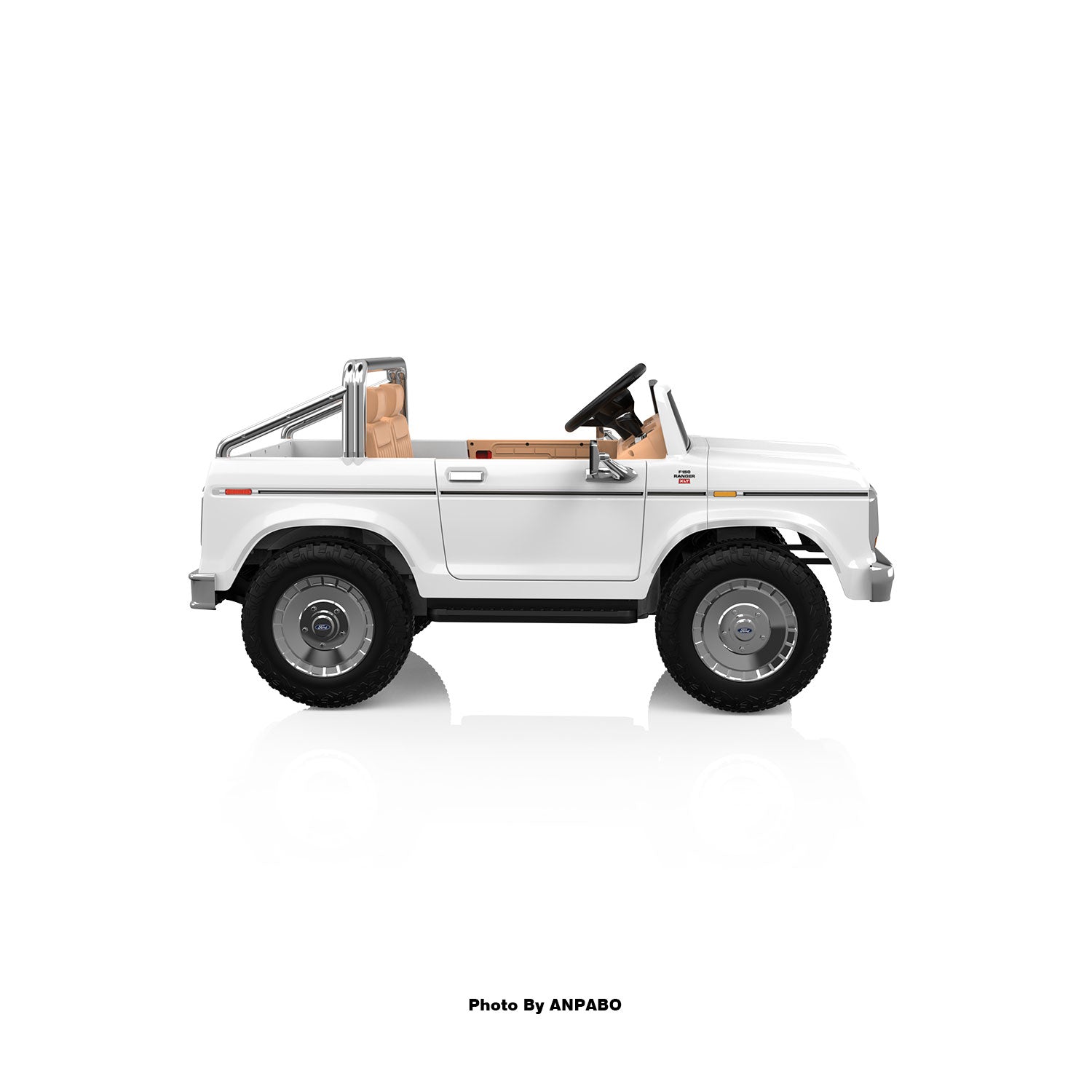 24V Classic Ford Bronco: White Retro Legend, Ready for Dual Adventures-white