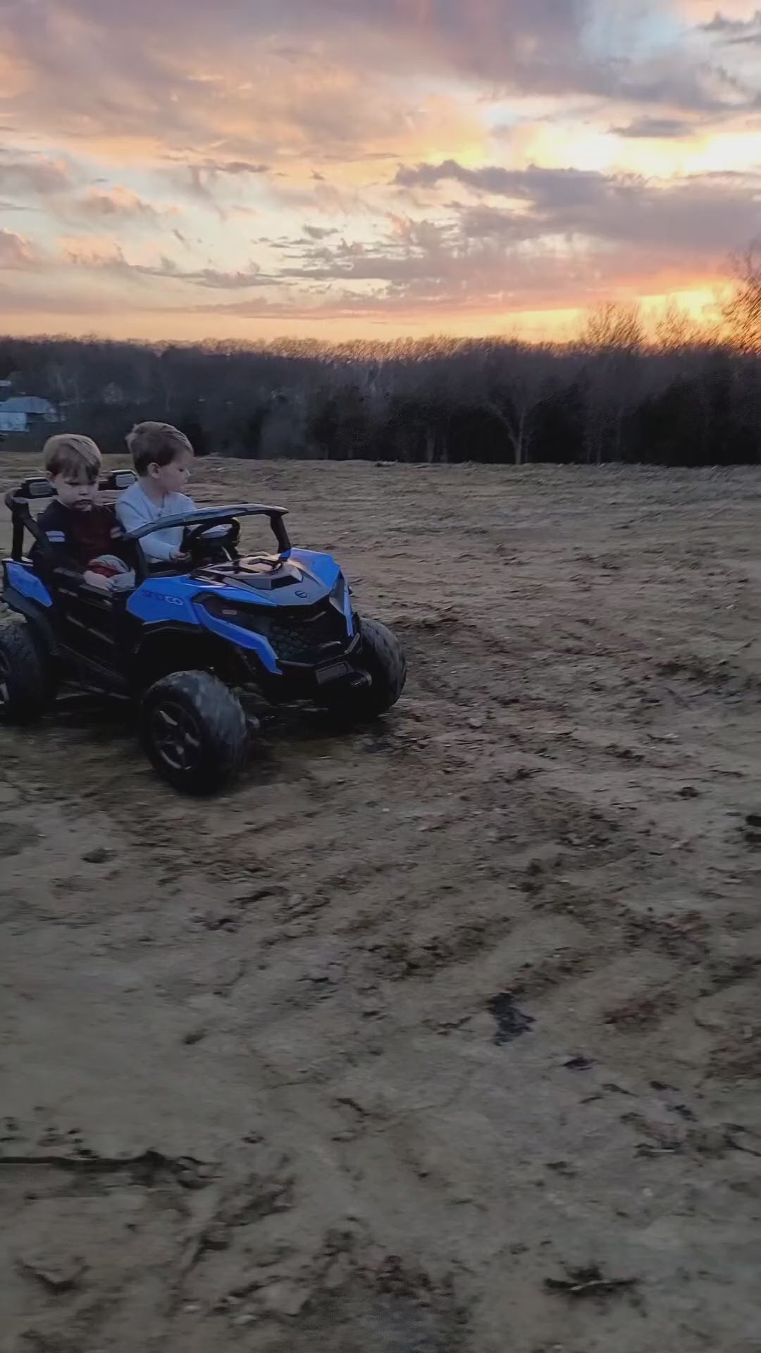 24V 4x200W 2-Seater Ride-On UTV